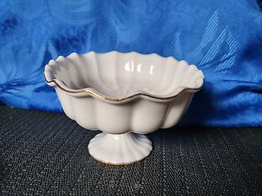 Ostalo posuđe: Porcelanska bombonijera 1970/80te godine. Bombonijera perfektna — 6