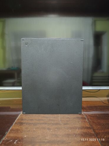 Xbox One: Игровая приставка Xbox One X (модель с надписью Xbox на корпусе) — 4