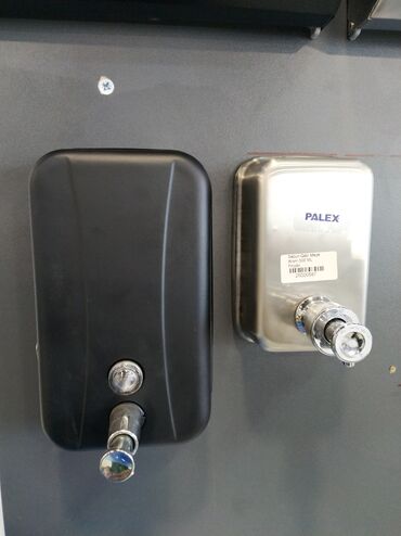 перегородка для ванны: Divar tipli maye sabun dispenserləri - Modellər: - Sol tərəfdə mat