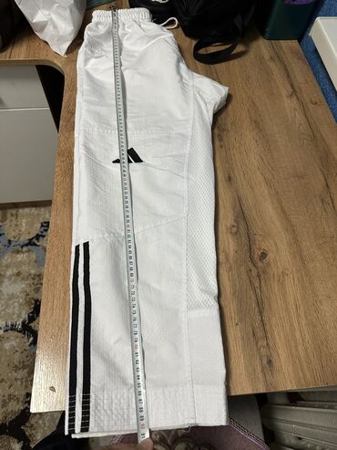 Спортивная форма: Кимоно, добок для тхэквондо Adidas (комплект из куртки, брюк и белого — 3