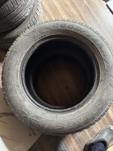 Шины: Шины 225 / 60 / R 16, Зима, Б/у, Комплект, Легковые, Англия, GoodYear