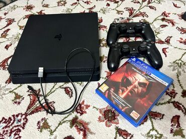 PS4 (Sony PlayStation 4): Продаю ps4 slim Приставка в идеальном состоянии, не шумит, не греется