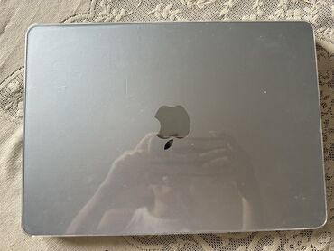 Apple MacBook: Satılır: MacBook Air M4 — Sky Blue Texniki göstəricilər: 	•	Model