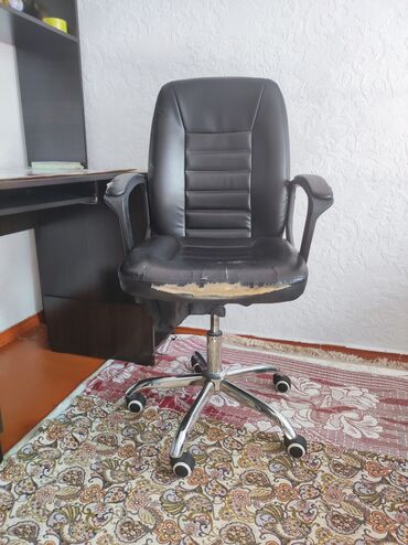 работа мебел: Классическое кресло, Б/у