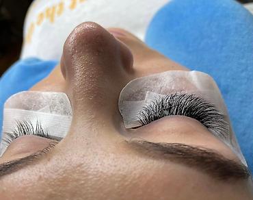 Ресницы: Услуга по наращиванию ресниц для создания более объемного и — 5