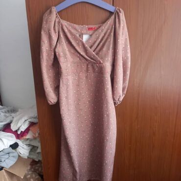 платья 56 размер: Вечернее платье, Длинная модель, С рукавами, L (EU 40)