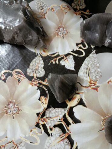 Dekorativ daşlar: Təbii obsidian daş parçaları Məhsulun təsviri: - Vulkanik mənşəli — 5