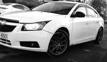 Chevrolet: Chevrolet Cruze: 1.4 l | 2015 il 20016 km Sedan — 16