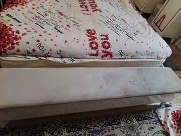 işlənmiş mebellər: Tezedi as islenib