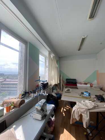 офисное помещение без окон: Сдается офисное помещение 18кв/м, пустое, без мебели. Хорошое