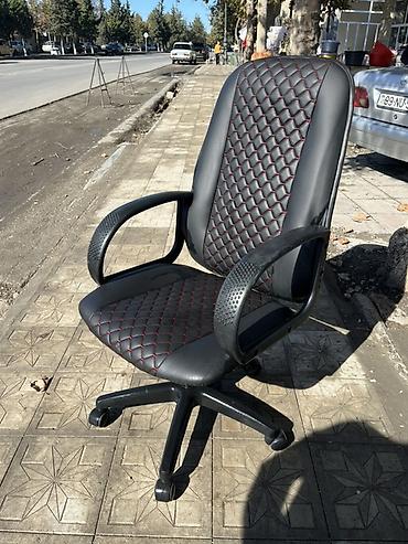 xolmoqor qazı: Erqonomik ofis kreslosu - Rəng: qara, qırmızı tikişli romb naxışlı — 2
