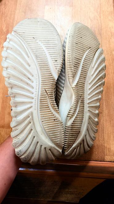 Кроссовки и спортивная обувь: Продаю мужские кросовки 42 размера ( большимерят на 43-44) В отличном — 3