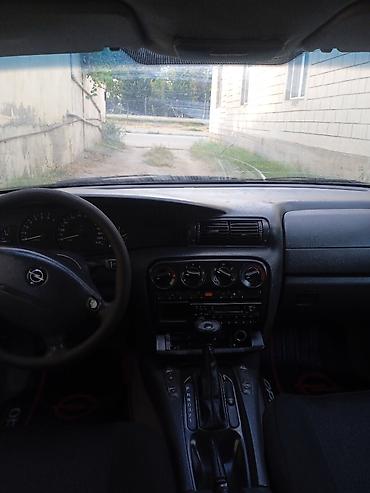 hunda 1997: Opel Omega: 2 l | 1997 il 278998 km Sedan — 1