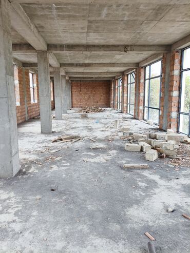 Mağazalar: Gəncə ş. Sərçə bazarı 2- ci mərtəbə icarəyə verilir, təmir malyar — 6