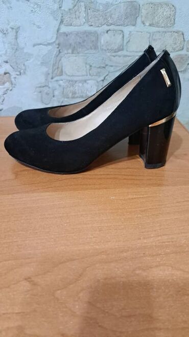 женские синие замшевые туфли: Туфли 34, цвет - Черный