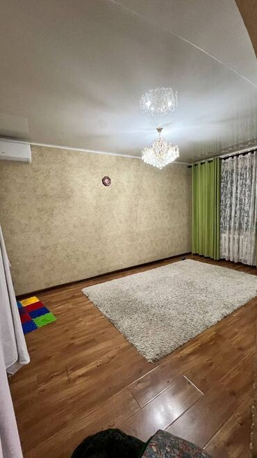 квартир кызыл аскер: 3 бөлмө, 70 кв. м, 106-серия, 8 кабат, Косметикалык ремонт
