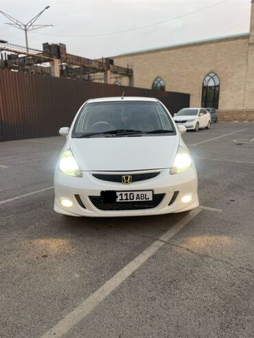 бампер ист задний: Honda Fit: 2002 г., 1.3 л, Вариатор, Бензин