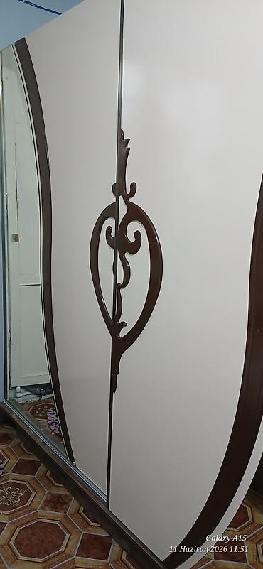 kohne skaf: İşlənmiş, 2 qapılı, Güzgülü, Bej, Taxta, Kupe, Düz dolab — 4