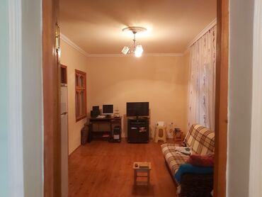 Həyət evləri və villaların satışı: 6 otaqlı, 134 kv. m, Orta təmir