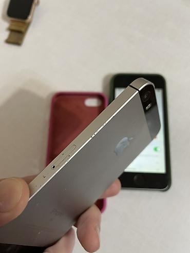 Apple iPhone: IPhone SE, Б/у, Чехол — 7