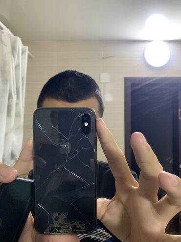 распродажа кошельков: Apple iPhone Xс сатылат аркасы сынык алдында кичине трещина бар ул
