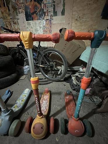 сомокаты: Детские трехколесные самокаты — набор из 4 штук. ЦЕНЫ ОТ 500 И ВЫШЕ — 5