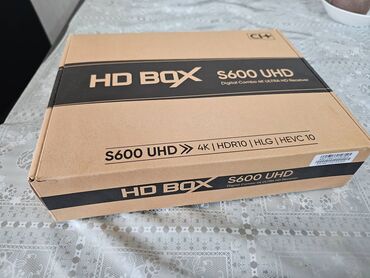 Спутниковый цифравой наземный кабельный тюнер ресивер HD BOX UHD