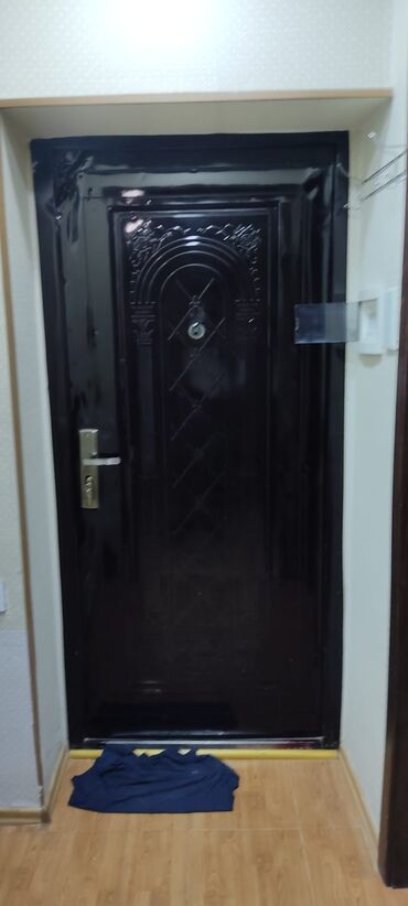 Uzunmüddətli kirayə mənzillər: Kirayə üçün 2otaqlı mənzil. Təsvir: - Daxili plan: zal, ayrıca yataq — 1