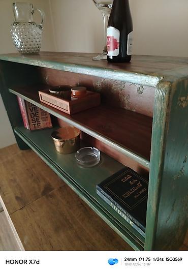 Police: Restaurirana zidna polica od punog drveta – ručno rađena — 11