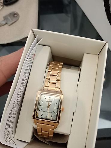 Наручные часы: Casio qadın qol saatı – klassik kvadrat korpuslu model. - Rəng: qızılı — 1