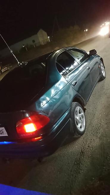 Toyota Avensis: 1998 г., 1.6 л, Механика, Седан
