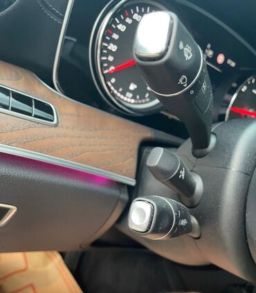 Mercedes-Benz: Mercedes-Benz E 220: 2 l | 2016 il Sedan — 8