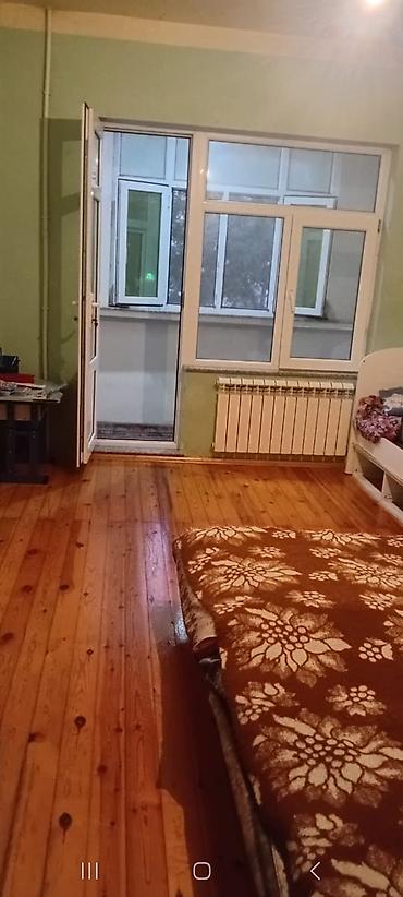 Недвижимость: 3 otaqlı mənzil – geniş və işıqlı plan Xüsusiyyətlər: - 3 ayrı otaq — 2