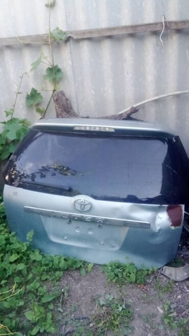куплю багажник: Крышка багажника Toyota, 2003 г., Б/у