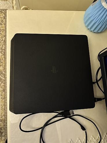 pse 4: PlayStation 4 Slim 500GB satılır. Konsol tam işlək vəziyyətdədir və — 4