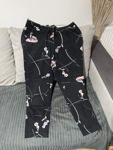 Haljine: Elegantna crno-zlatna haljina na pruge - Model: koktel/večernja — 25