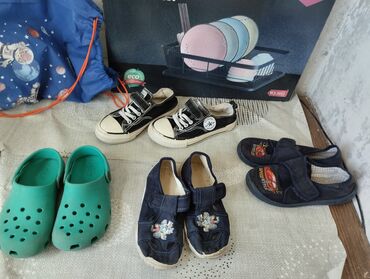 Детская обувь: Детская обувь 31 размера по 100 сом, кроксы оригинал