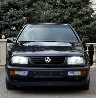 volkswagen caravelle: Volkswagen Vento: 1993 г., 1.8 л, Механика, Бензин, Седан