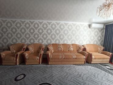 Диваны: Продаю диван 4ка в идеальном состоянии цена 30 000сом