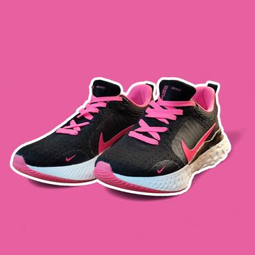 серьги жёлтое золото с бриллиантом: Кроссовкалар, 38, Nike, Жаңы, түсү - Кара, Өзү алып кетүү