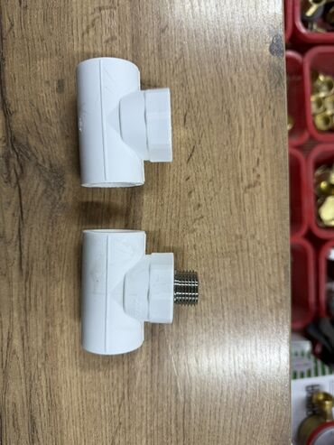 фитинги для пластиковых труб: Тройник, Материалы: Пластик, Сай диаметри: 25 мм