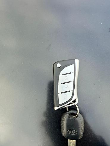 Kia: Kia Sportage: 2.7 l | 2008 il Krossover — 12