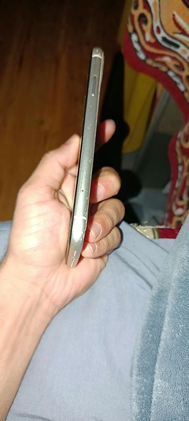 Apple iPhone: IPhone 11, Ağ, Qırıq — 2