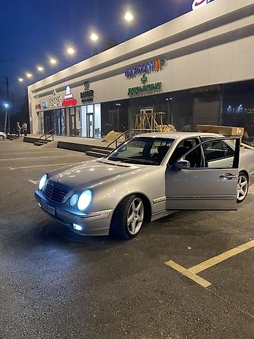 Mercedes-Benz E-Class: 2001 г., 3.2 л, Автомат, Бензин, Седан