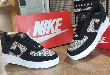 Women's Sneakers and athletic shoes: Nike Air Force
Brojevi od 36 do 44 — 12