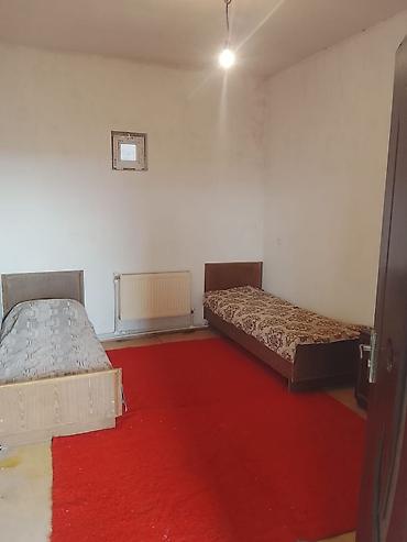 Uzunmüddətli kirayə mənzillər: Kirayə verilir2 otaqlı ev. əşyalidi mebellə) - Plan: 1 qonaq otağı, 1 — 3