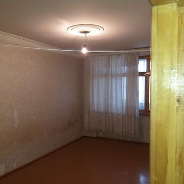 Köhnə tikili: Gəncə, 3 otaqlı, Köhnə tikili, 75 kv. m — 2