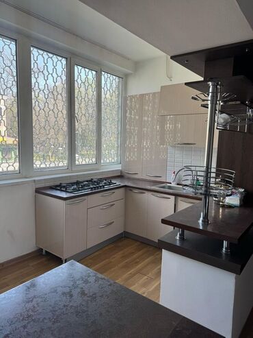 блузки для офиса: Сдаю Офис, 200 м², В жилом комплексе, С оборудованием, С отдельной кухней, С отдельным входом