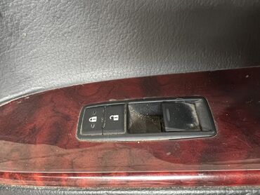 Дверные карты: Дверная карта Toyota 2018 г., Б/у, Оригинал, США — 6