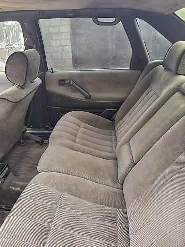 89: Volkswagen Passat: 1989 г., 1.8 л, Механика, Седан — 2